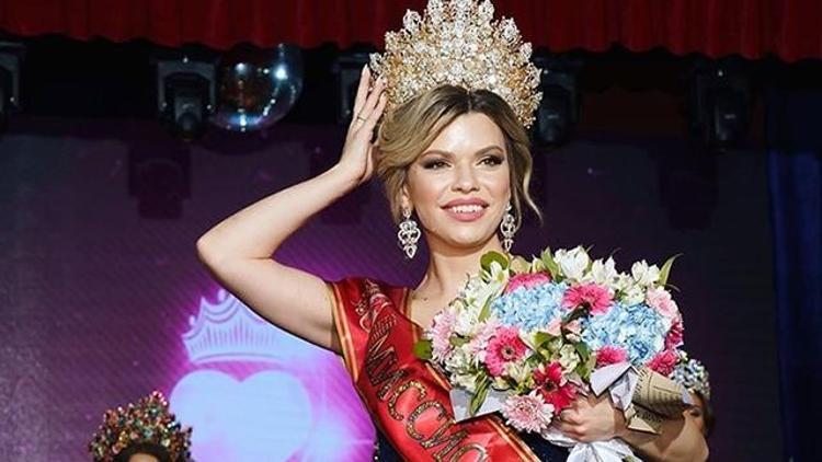 ‘Mrs Rusya 2020’nin kazananı 3 çocuklu Darya Ivanova