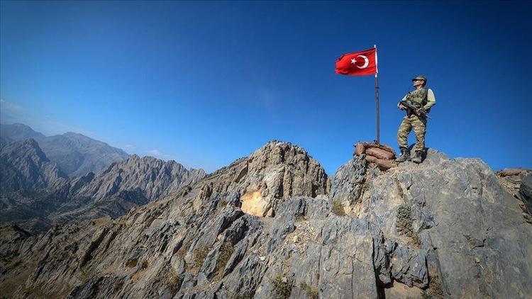 Son dakika... Ağrıda PKKlı teröristlerle çıkan çatışmada 2 asker şehit oldu