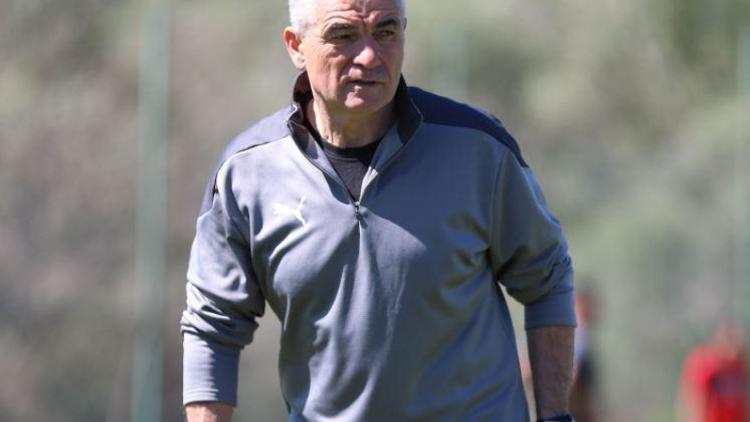 Sivasspor Teknik Direktörü Çalımbay: Milli takımda bizden birilerinin olması gerekiyordu