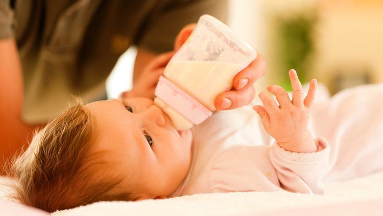 Bebeğinizin emziğini şeker içeren gıdalara batırmayın