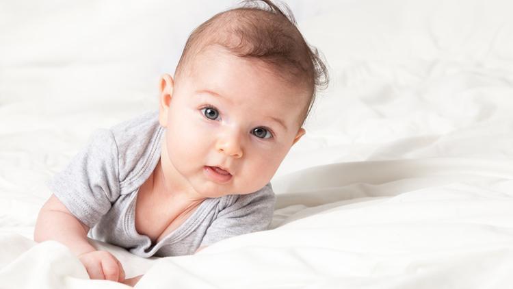 Uzmanlar uyardı: Bebeklerde flaşlı fotoğraf çekimine dikkat