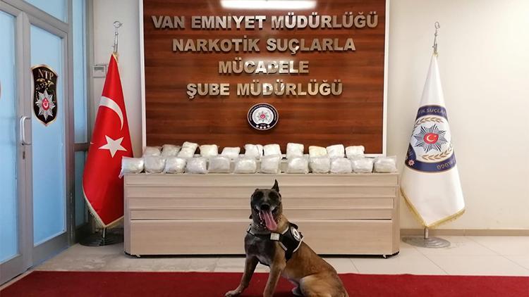 Oscar, çekiciye bağlı dorsede 14 kilo 295 gram uyuşturucu buldu