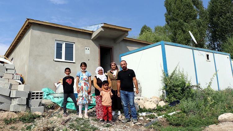 9 yıldır konteynerde yaşayan aileye, kamyon şoförü sahip çıktı