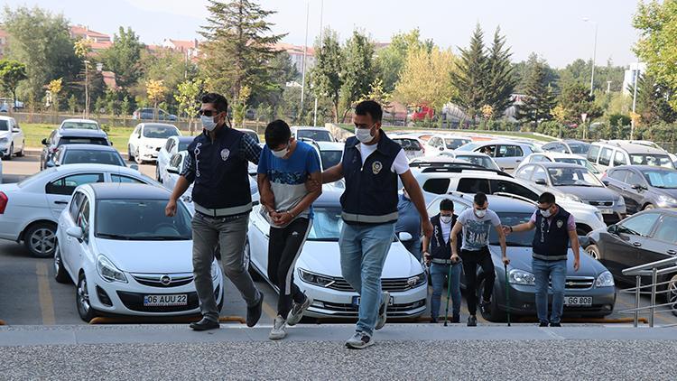 Bolu’da inşaattan 10 bin liralık kablo çalan 3 kişi adliyeye sevk edildi