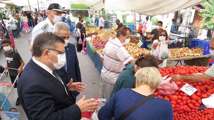 Kadıköy semt pazarında koronavirüs denetimi
