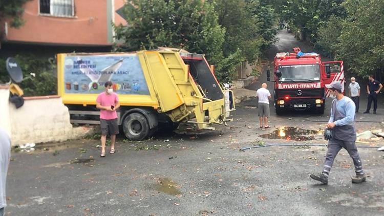 Son dakika haberler: Sarıyerde çöp kamyonu evin bahçesine girdi