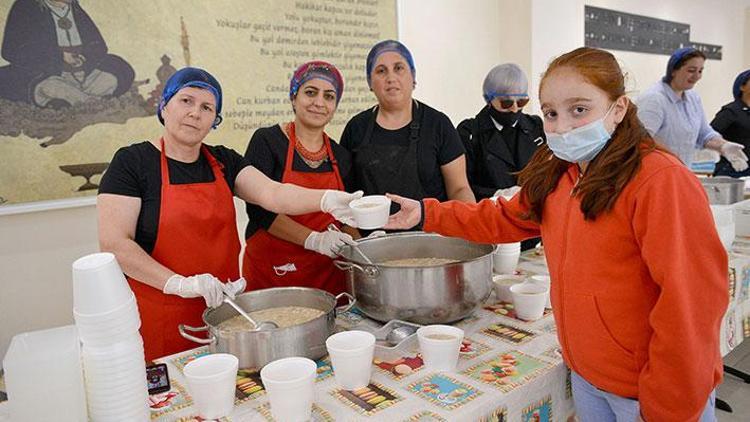 Londra’da pandeminin gölgesinde aşure etkinliği