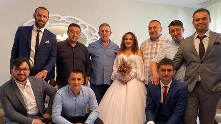 Son dakika Fenerbahçe haberleri | Vedat Muriç kız kardeşinin düğününe katıldı