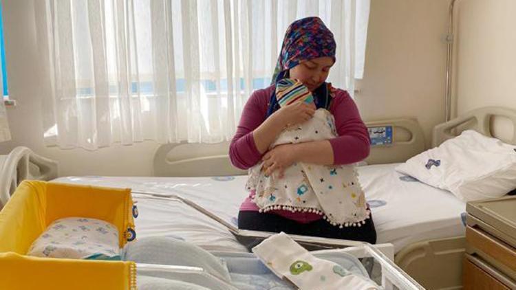 Kadavradan rahim nakliyle anne olan Derya ile bebeği, 15 gün sonra taburcu olacak