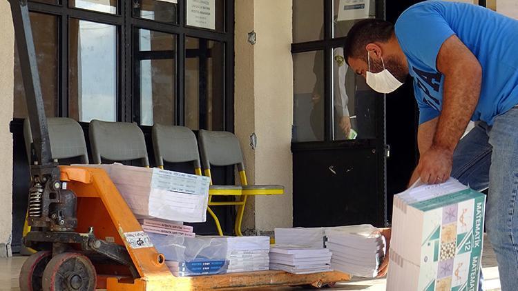 Avcılarda öğrencilerin ders kitapları okullarına teslim edildi