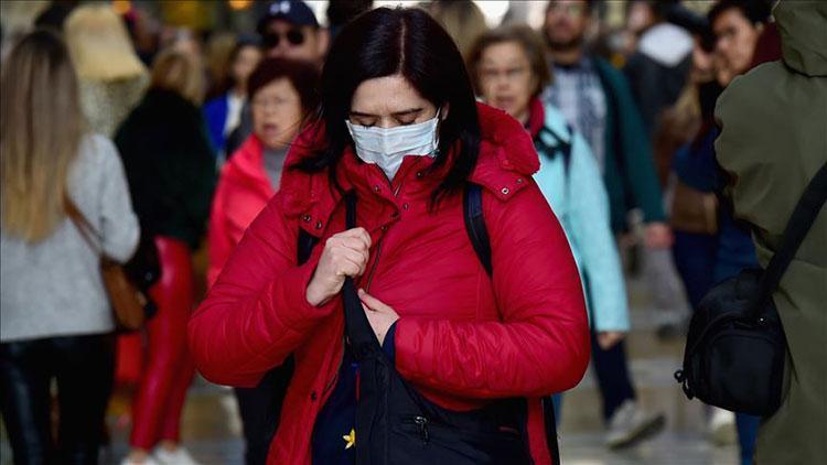 Yunanistanda koronavirüs günlük vaka sayısında yeni rekor