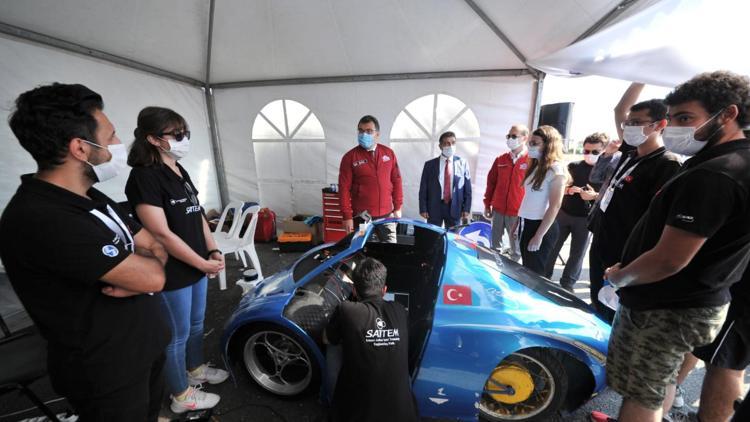 TÜBİTAK Başkanı, Robotaksi Binek Otonom Araç Yarışmasını izledi