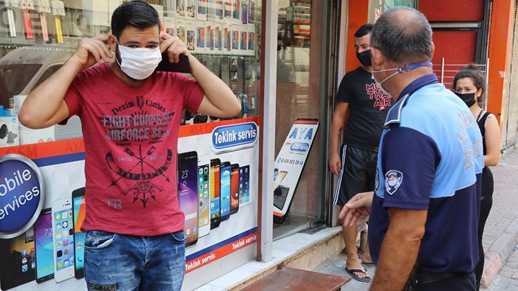 Mersin’de zabıtalar maske denetiminde