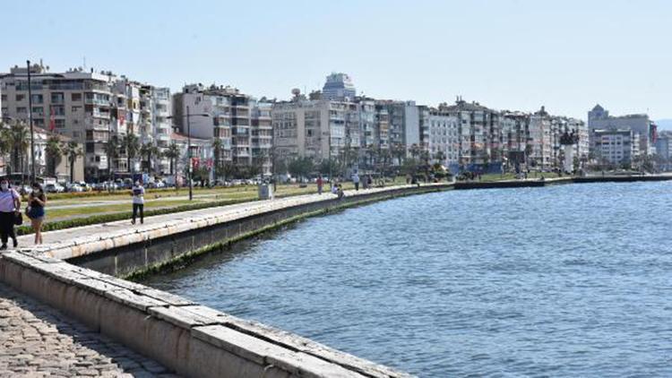 İzmir Körfezinde yüzmek için derelerdeki kirliliğin arıtılması gerekli