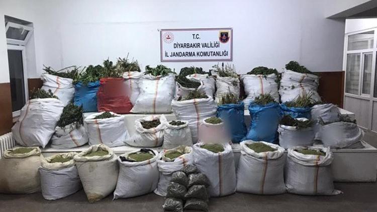 Diyarbakırda narko-terör operasyonunda 540 kilo esrar ele geçirildi