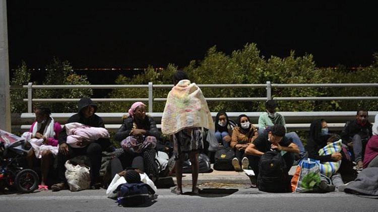 Moria yangınındaki sığınmacılar Avusturya’da iktidarı ikiye böldü