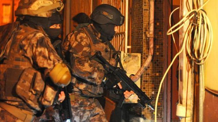 Bursa merkezli 7 ilde FETÖnün askeri yapılanmasına operasyon: 12 gözaltı