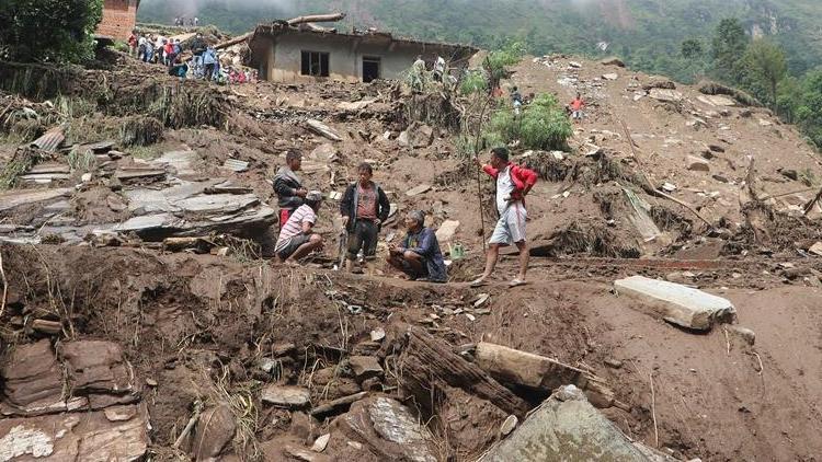 Nepal’de toprak kayması: 12 ölü, 21 kayıp