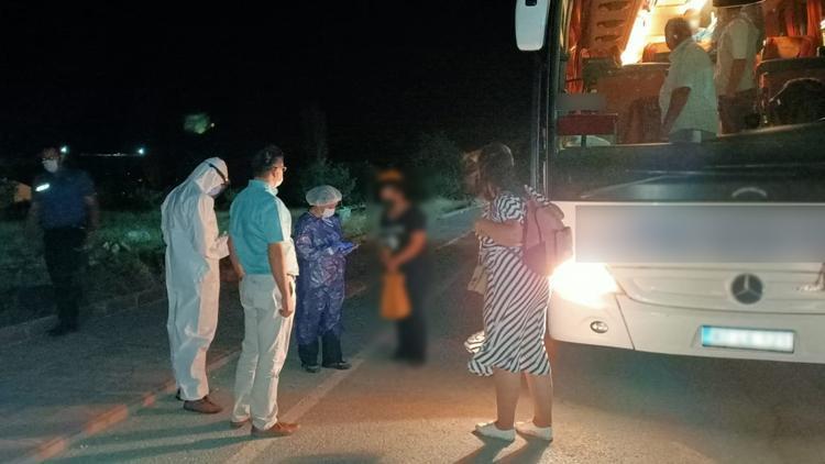 Koronavirüs hastası kadın yolcu otobüsünde yakalandı