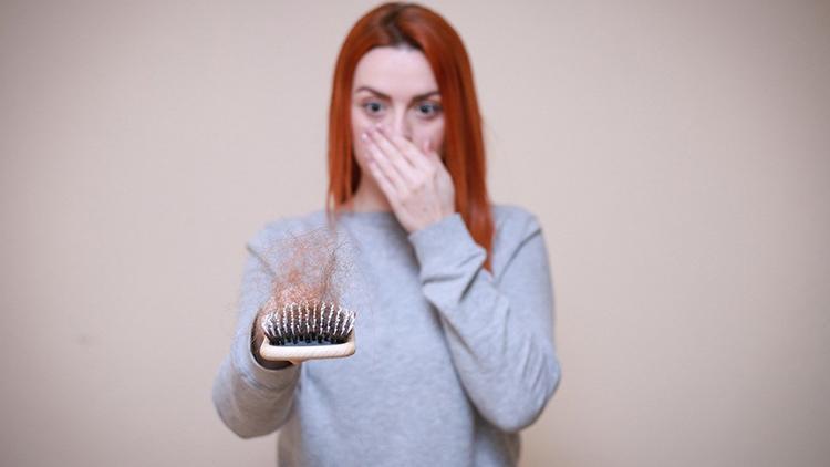 Saç dökülmesi neden olur ve nasıl önlenir?