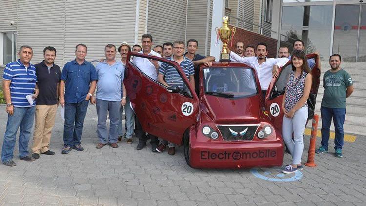 Öğrencilerin geliştirdiği elektrikli otomobile Teknofestten ödül