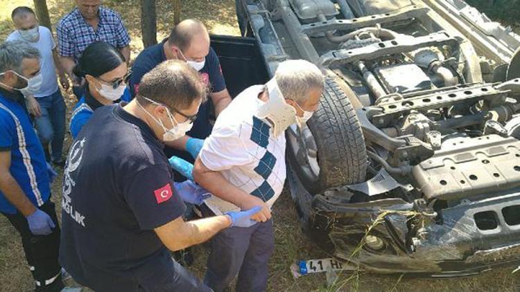 Hastaneden dönen çift, otomobillerinin takla atmasıyla yaralandı