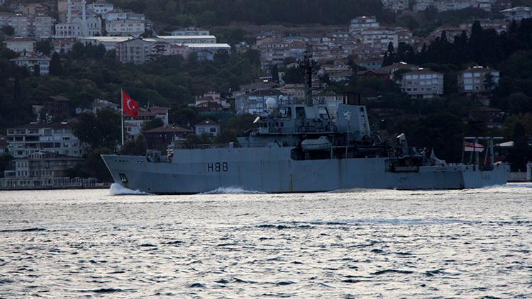 İngiliz araştırma gemisi İstanbul Boğazından geçti