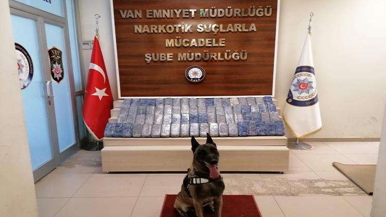 Oscarlı aramada otomobilde 74,5 kilo eroin ele geçirildi