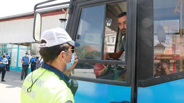 Adanada toplu taşıma araçları ile iş yerlerinde koronavirüs denetimi