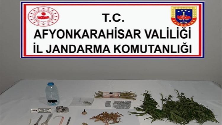 Afyonkarahisarda uyuşturucu operasyonunda iki zanlı yakalandı