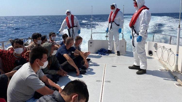 Muğlada Türk kara sularına itilen çok sayıda kişi kurtarıldı