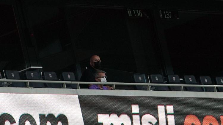 Şenol Güneş, Beşiktaş - Antalyaspor maçını tribünden izledi
