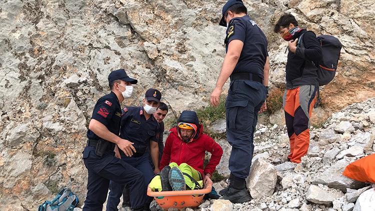 Demirkazık Dağında ayak bileği kırılan Ukraynalı dağcı kurtarıldı