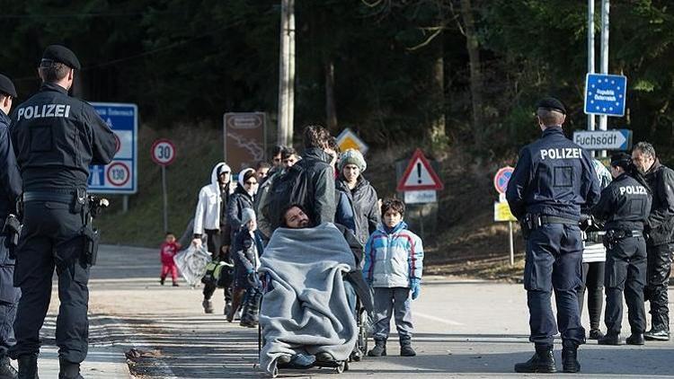 ABye iltica başvuruları yüzde 69 azaldı