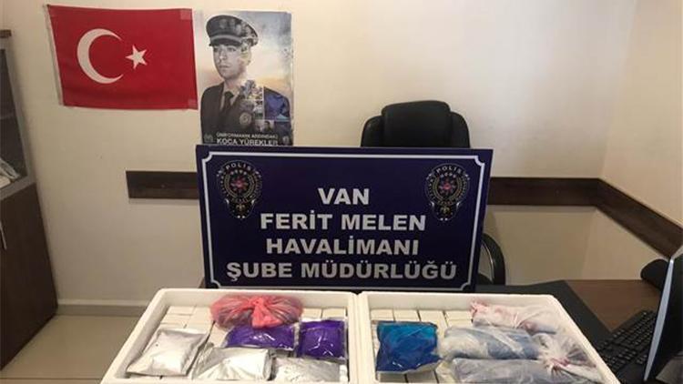 Van’da, havalimanında 224 kaçak botoks dolgu ürünü ele geçirildi