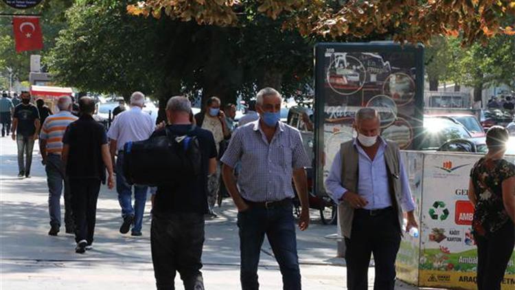 Sokakta yürürken sigara içme yasağına vatandaştan destek