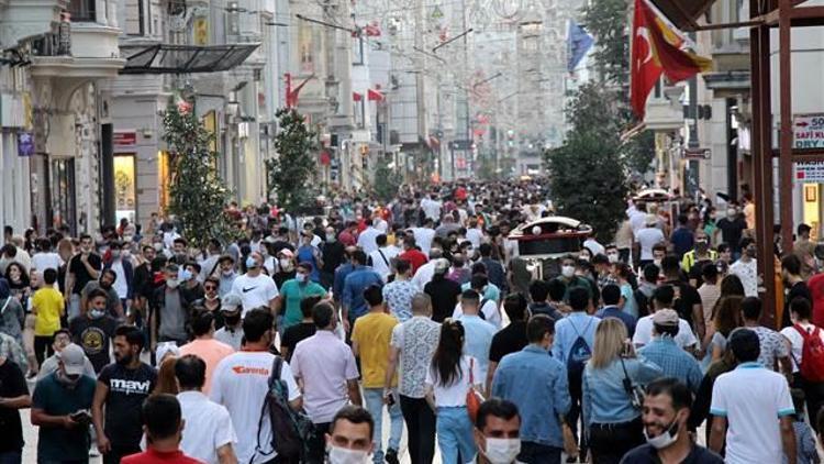 İstiklal Caddesinde adım atacak yer kalmadı