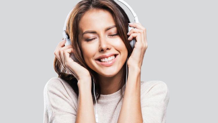 Yüksek kalitede müzik dinlemenin sırrı kulaklık mı, uygulama mı