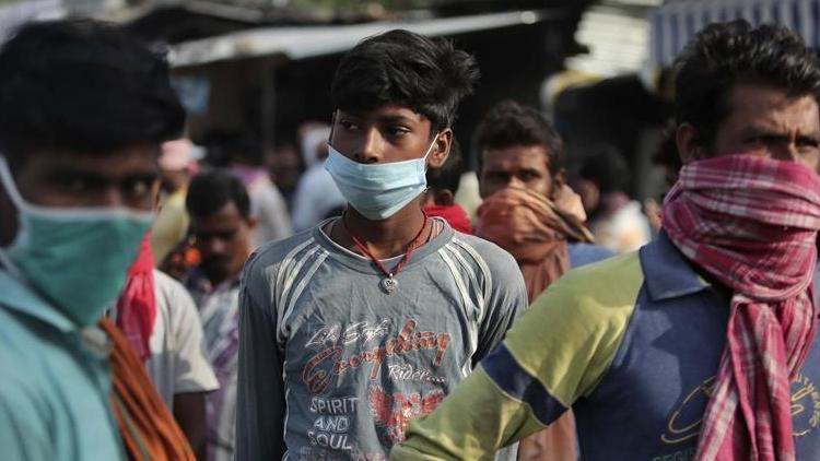 Kovid-19 nedeniyle son 24 saatte Hindistanda 1039, Brezilyada 335 kişi öldü