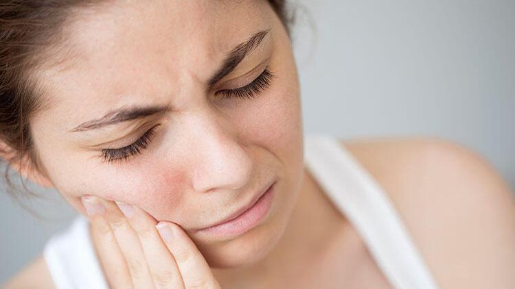 Uykuda diş sıkma neden olur ve nasıl tedavi edilir?