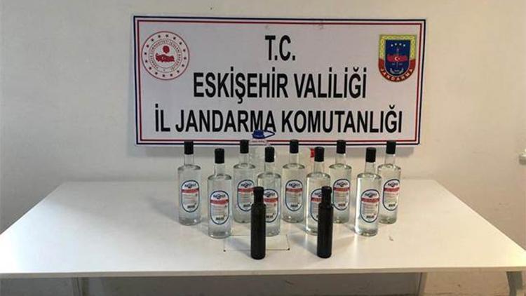 Restoran ve manavda, 11 litre kaçak etil alkol ele geçirildi