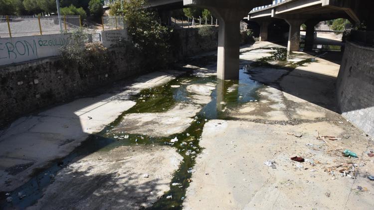 İzmirde kötü koku isyanı