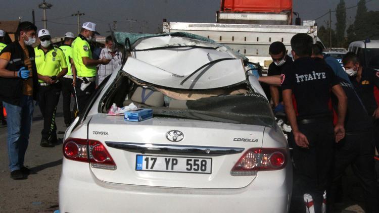 Tokatta feci kaza Sürücü ve eşi öldü, çocukları yaralı