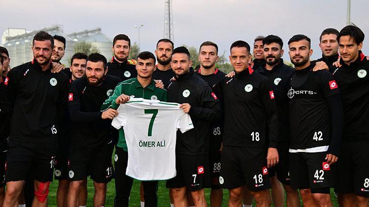 Son Dakika | Konyaspordan top toplayıcı çocuğa ödül