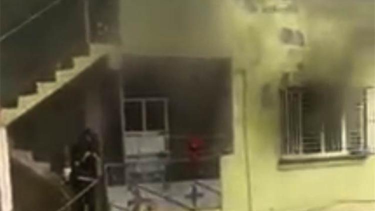 Gaziantep’te 2 katlı binada yangın