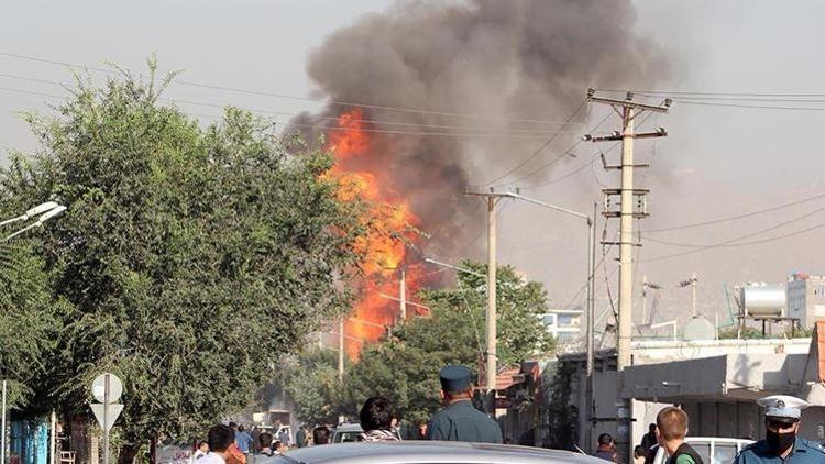 Afganistanda askeri karakola bomba yüklü araçla saldırı: 9 ölü