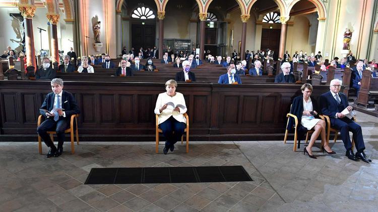 Birleşmenin 30. yaşında Merkel’den çağrı: Cesur olun