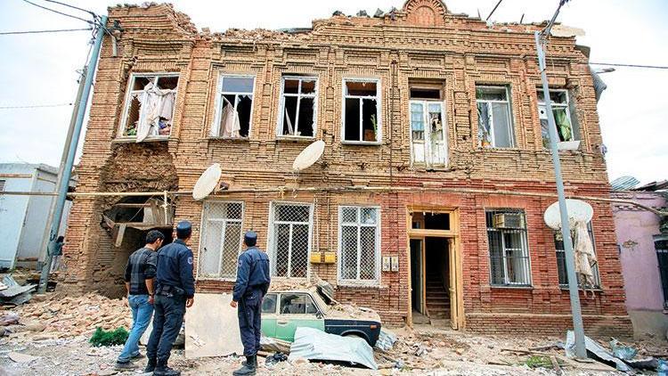 Ermenistandan sivillere alçak saldırı Önünden geçtiğimiz evlere füzeler düştü