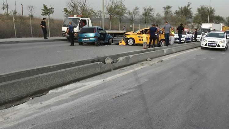 İstanbuldaki trafik kazasında sağlık görevlisi hayatını kaybetti