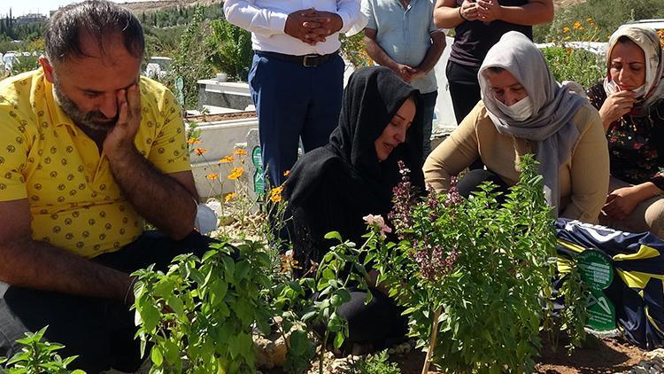 Mersinde 16 yaşındaki oğulları öldürülen aile: Katil en ağır cezayı alsın